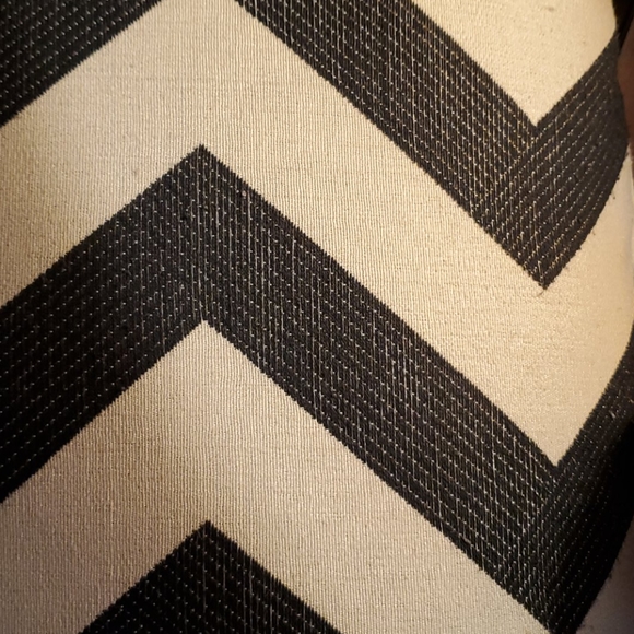 Chevron Modern Black/Off White 2 Accent Pillows - Picture 5 of 6